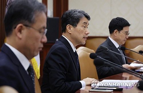 발언하는 이주호 부총리