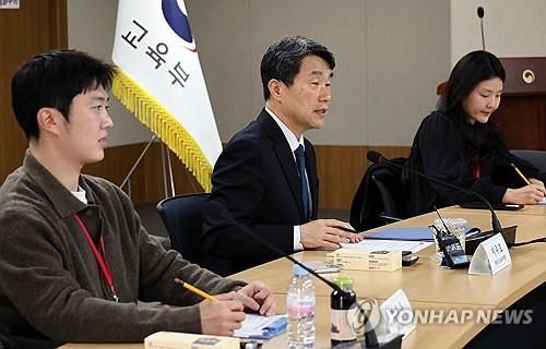 이주호 부총리, 현장 교원과 함께하는 AIDT 효과적 활용 방안 모색