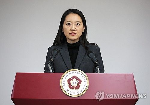 윤 대통령 탄핵심판 관련 브리핑하는 헌재 공보관