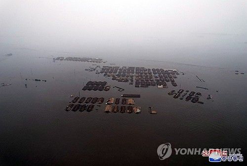 7월말 폭우로 침수된 평안북도 신의주시