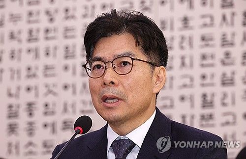 질의에 답변하는 마용주 대법관 후보자