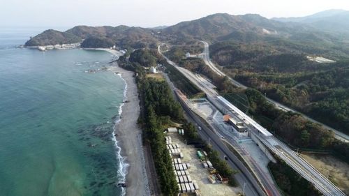 바닷가에 위치한 동해선 매원역