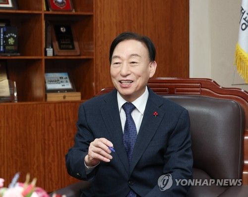 신년 인터뷰하는 설동호 대전교육감