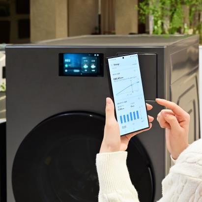 스마트싱스로 '비스포크 AI 콤보'의 에너지 사용량을 확인하는 모습