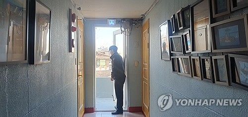 소방설비 불시 단속 중인 속초소방서