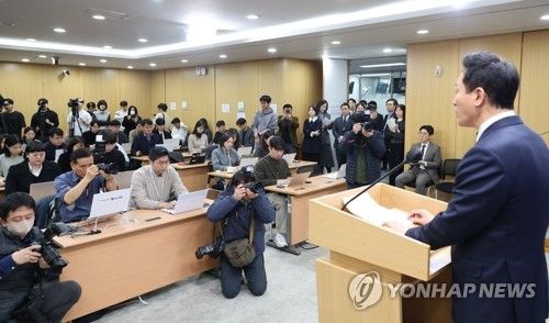 명태균씨 현안 설명하는 오세훈 시장