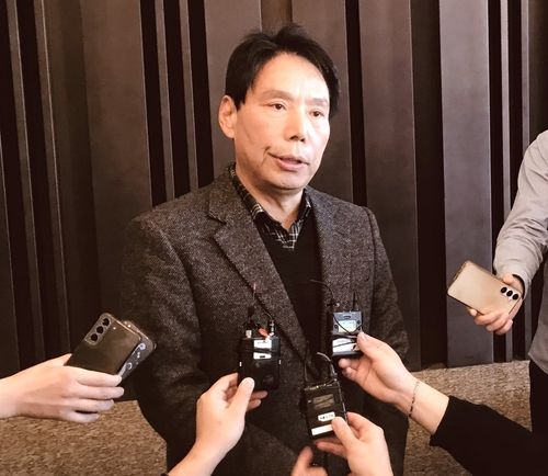 축구협회장 선거에 출마한 신문선 교수 