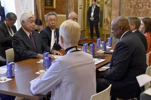 G7 회의 계기로 열린 미일 국방장관 회담