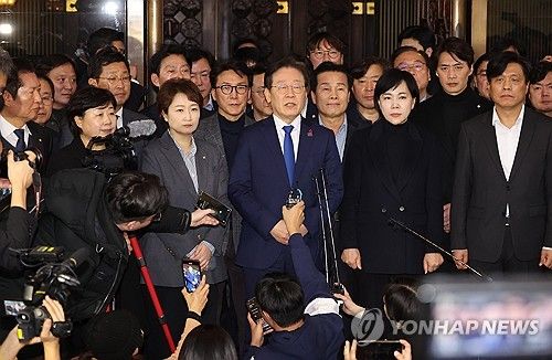 입장 밝히는 이재명 대표