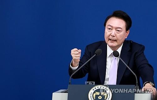 기자회견 질문에 답변하는 윤석열 대통령