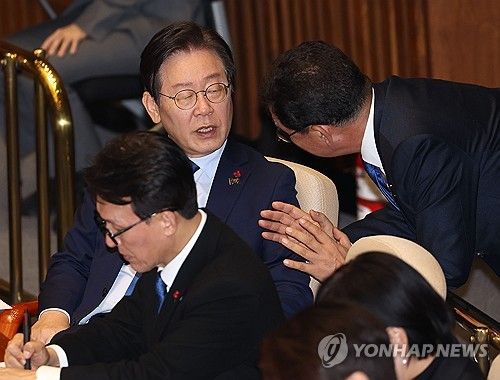 본회의 참석한 이재명 대표