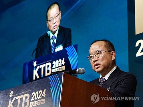 인사말하는 황정욱 연합인포맥스 사장