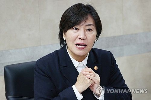 연합뉴스와 인터뷰하는 송미령 장관