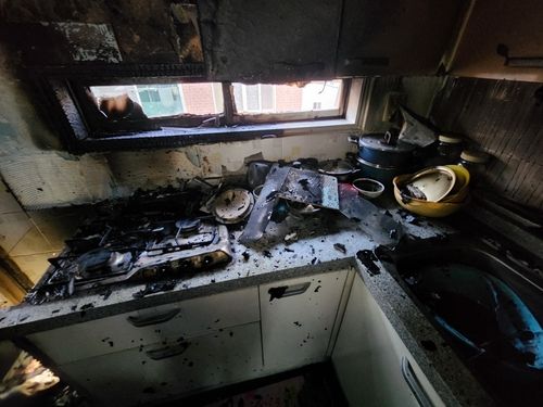 부산 다가구 주택서 불…1명 경상·6명 대피