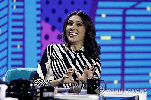 이란 당국에 체포된 이탈리아 언론인 체칠리아 살라