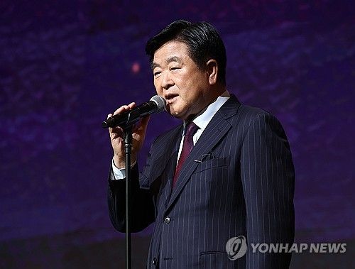 인사말하는 권오갑 총재