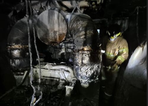 불에 탄 기관실