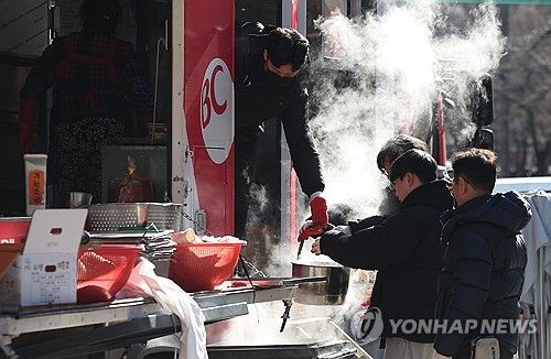 따뜻한 한 끼 만드는 봉사자들