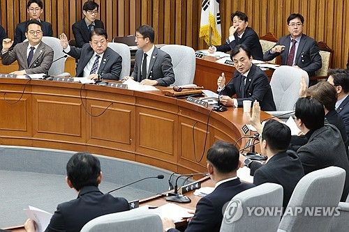 내란 국조특위 첫 전체회의