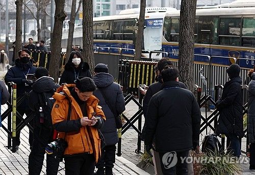 공수처, 출석불응 尹 '내란혐의' 체포영장 청구