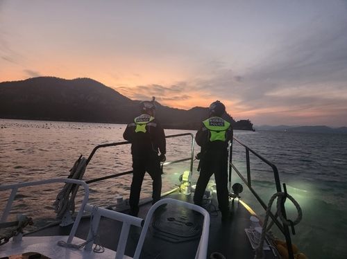 수색 작업하는 완도해경