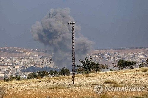 포격으로 연기 치솟은 시리아 수란