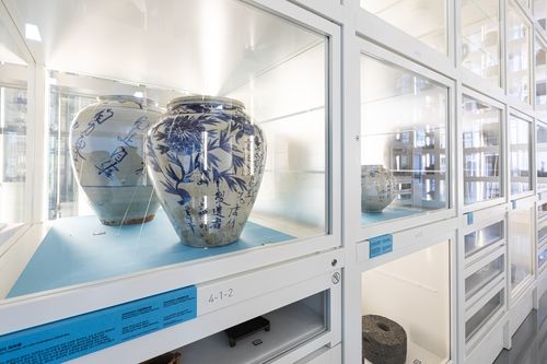 백자청화명문호