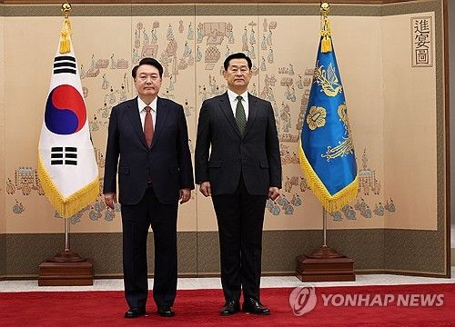 윤석열 대통령, 최병혁 주사우디 대사 신임장 수여