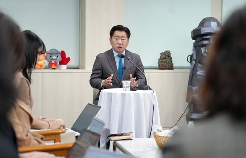 기자 간담회 하는 오영훈 제주지사