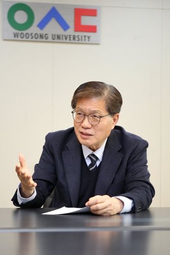 글로벌 교육 수준·성과 설명하는 오덕성 우송대 총장