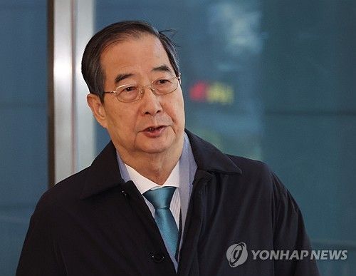 출근하는 한덕수 총리