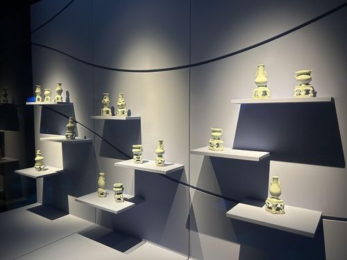 다양한 향로 유물 