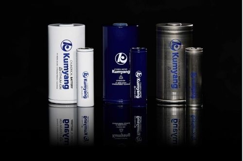 금양 4695 배터리와 21700 배터리