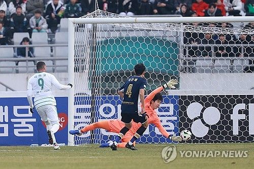 선취골 넣는 티아고