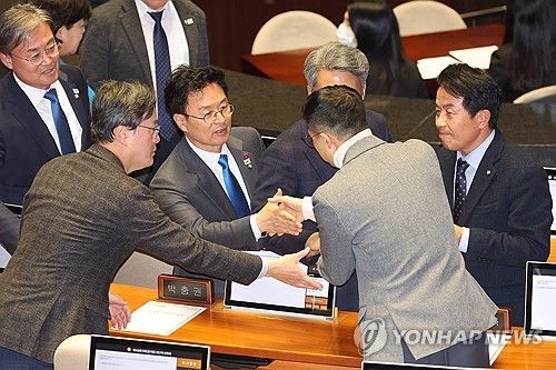 탄핵소추안 표결 동참한 김상욱 의원