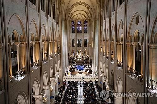 다시 문 연 노트르담 대성당