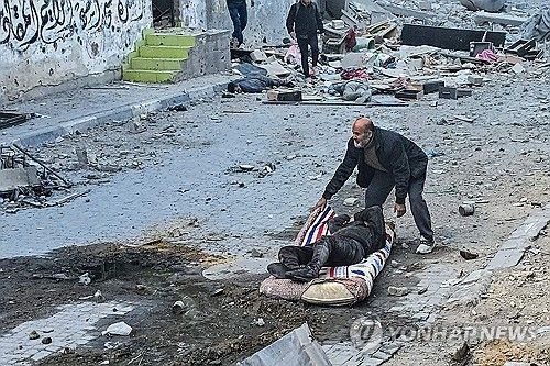 카말 아드완 병원 폭격