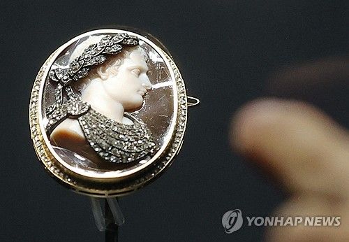 나폴레옹 1세 조각된 브로치