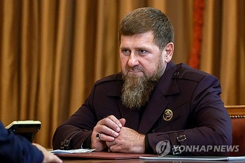 지난 8월 러시아를 방문, 푸틴 대통령과 면담 중인 체첸 수장 람잔 카디로프