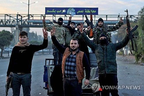 기뻐하는 시리아 반군