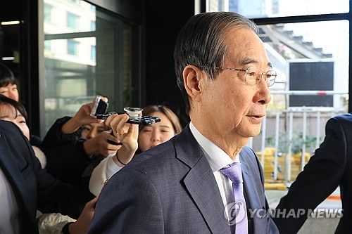 공동 담화 발표 마치고 당사 떠나는 한덕수 총리