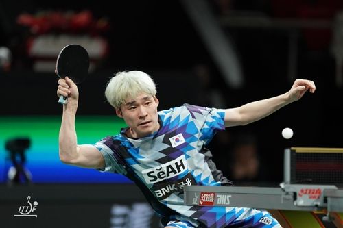 드라이브 공격하는 장우진