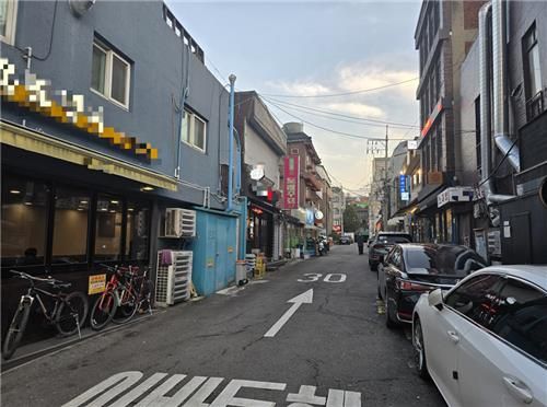9일 오후 한산한 용리단길 거리