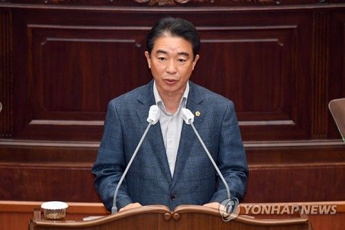 최학범 경남도의회 의장