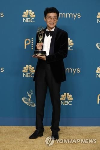 2022년 에미상 감독상 받은 '오징어 게임' 황동혁 감독