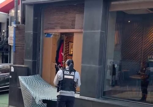 A씨가 유리창을 깨뜨린 서초구 카페