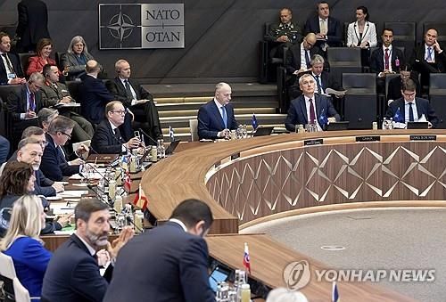 나토 회의 모습
