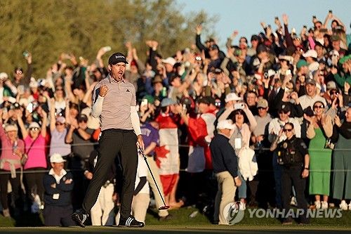 18번 홀에서 호프먼과 동타를 만든 테일러