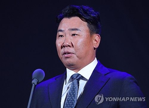 인사말하는 이범호