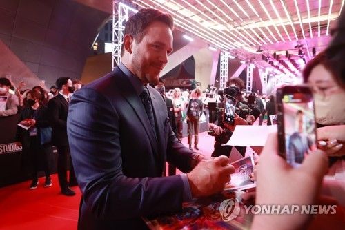 한국 팬들 만난 크리스 프랫